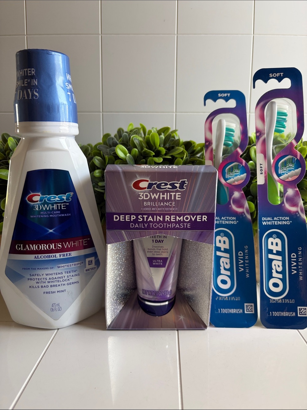 Crest White Glamorous White Oral Care Set with Toothpaste & Brishes
